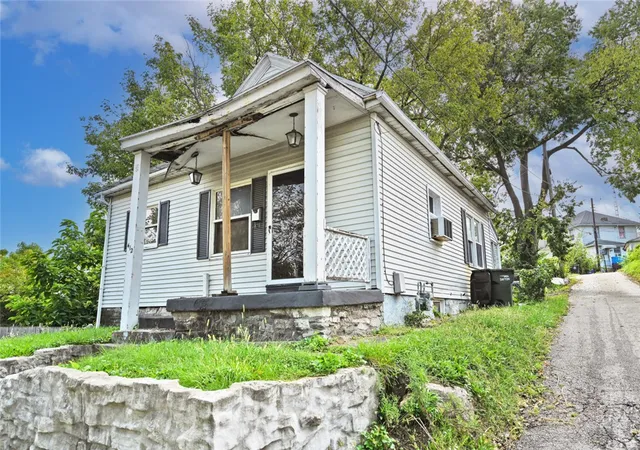 Photo 2 of Single family home for sale at 412 Livingston Ave, Dayton, OH 45410 | MLS# 969266 | Listing updated on 2026-09-28