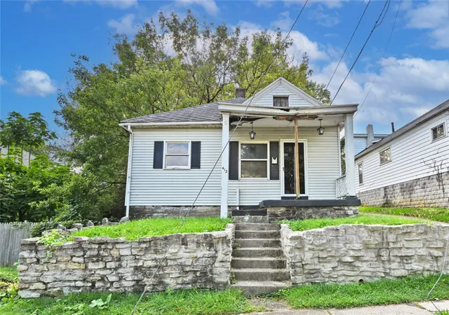 Photo 3 of Single family home for sale at 412 Livingston Ave, Dayton, OH 45410 | MLS# 969266 | Listing updated on 2026-09-28