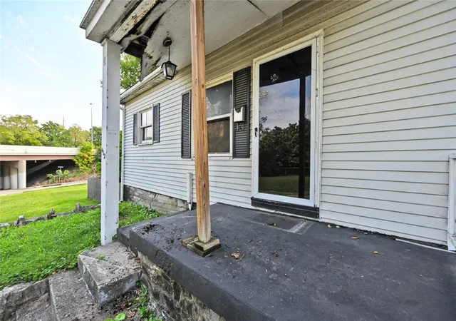 Photo 3 of Single family home for sale at 412 Livingston Ave, Dayton, OH 45410 | MLS# 969266 | Listing updated on 2026-09-28