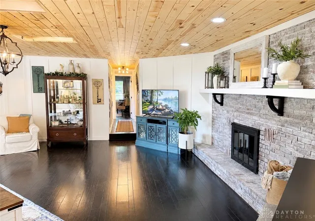 Photo 3 of Single family home for sale at 10710 Seminole Shore Dr, Huntsville, OH 43324 | MLS# 969275 | Listing updated on 2026-09-19