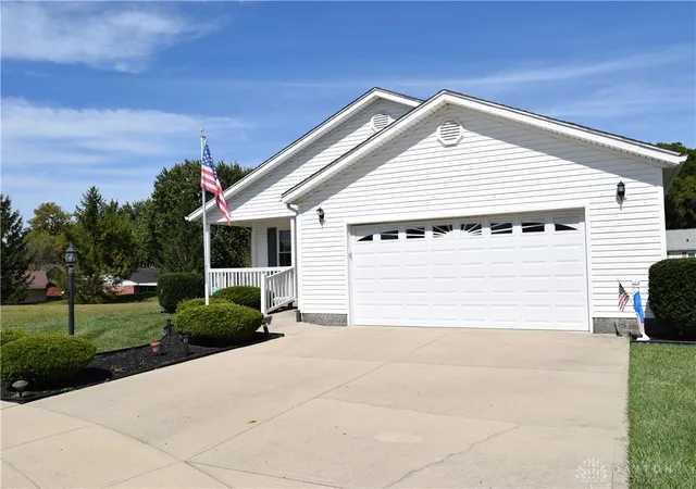 Photo 2 of Single family home for sale at 471 Kalynn, Fairborn, OH 45324 | MLS# 969214 | Listing updated on 2026-09-25