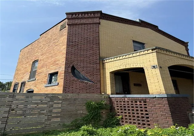 Photo 2 of Single family home for sale at 916 Lorain Ave, Dayton, OH 45410 | MLS# 969283 | Listing updated on 2026-09-19