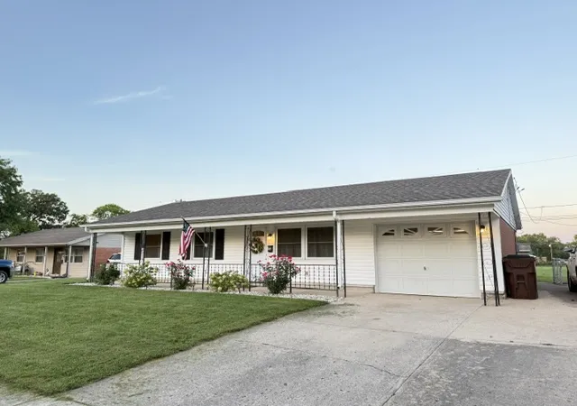 Photo 2 of Single family home for sale at 138 Mccraw Dr, Englewood, OH 45322 | MLS# 969278 | Listing updated on 2026-09-25