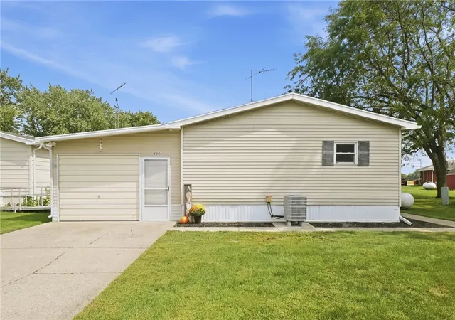 Photo 4 of Single family home for sale at 400 North, Medway, OH 45341 | MLS# 969291 | Listing updated on 2026-10-07
