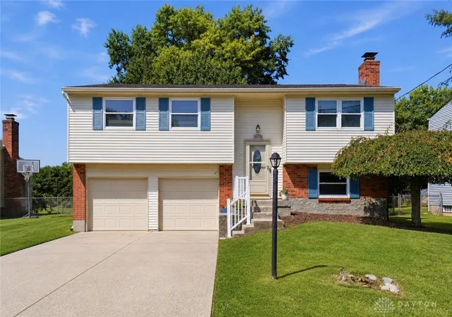 Photo 1 of Single family home for sale at 1386 Stone Dr, Harrison, OH 45030 | MLS# 969304 | Listing updated on 2026-10-04