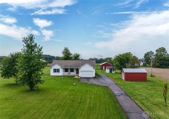 Photo 1 of Single family home for sale at 6880 Bard Rd, Tipp City, OH 45371 | MLS# 969218 | Listing updated on 2026-10-04