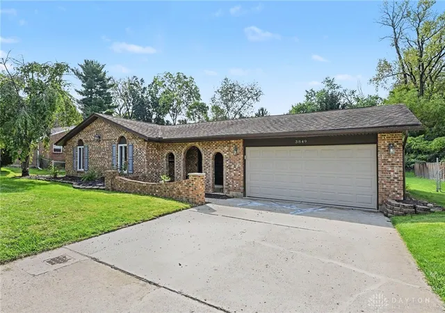 Photo 2 of Sale Pending at 3849 Winthrop Dr, Beavercreek, OH 45431 | MLS# 969301 | Listing updated on 2026-10-07
