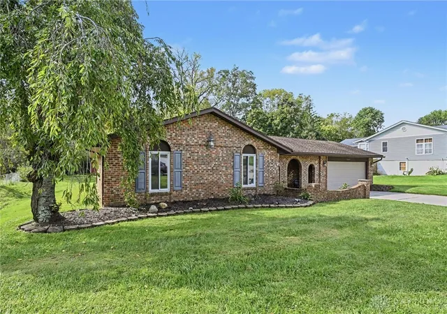 Photo 3 of Sale Pending at 3849 Winthrop Dr, Beavercreek, OH 45431 | MLS# 969301 | Listing updated on 2026-10-07