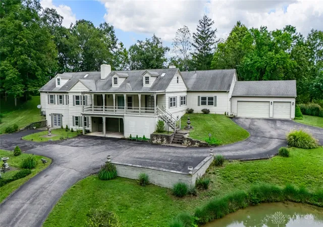 Photo 3 of Mansion for sale at 1060 Hidden Ridge Ln, Dayton, OH 45459 | MLS# 969321 | Listing updated on 2026-09-21