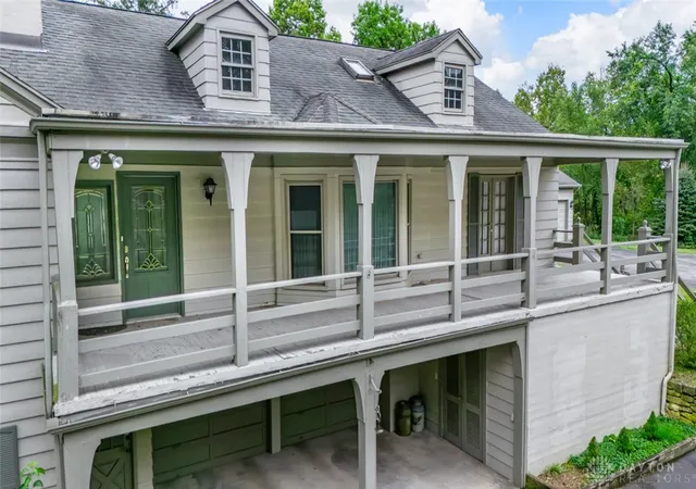 Photo 3 of Single family home for sale at 1060 Hidden Ridge Ln, Dayton, OH 45459 | MLS# 969321 | Listing updated on 2026-09-21
