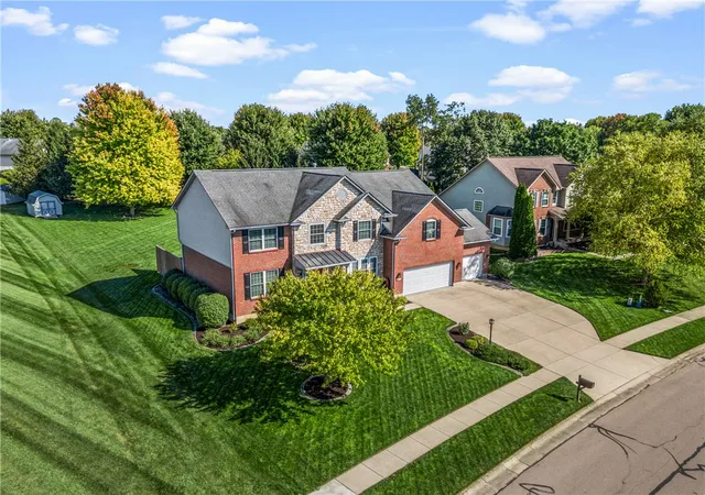 Photo 2 of Single family home for sale at 3298 Seton Hl Dr, Bellbrook, OH 45305 | MLS# 969329 | Listing updated on 2026-10-04