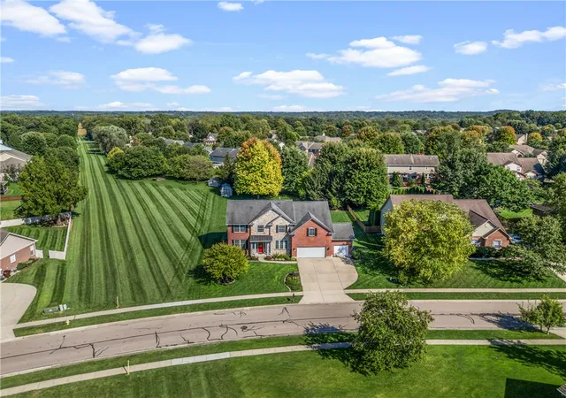 Photo 3 of Single family home for sale at 3298 Seton Hl Dr, Bellbrook, OH 45305 | MLS# 969329 | Listing updated on 2026-10-04