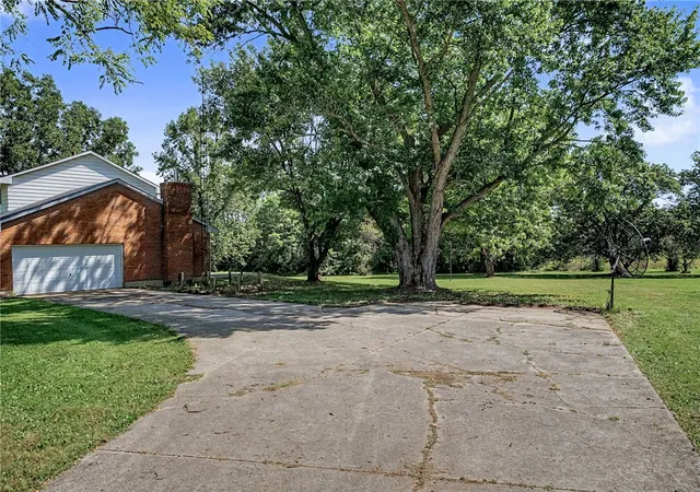 Photo 3 of Single family home for sale at 5706 Red Lion 5 Points Rd, Springboro, OH 45066 | MLS# 969346 | Listing updated on 2026-09-27