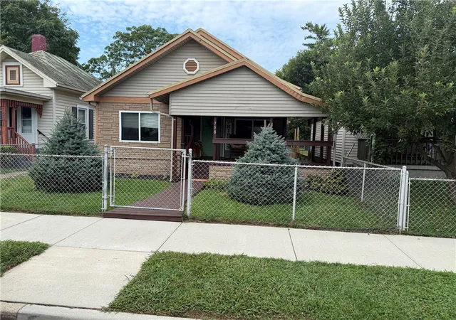 Single family home for sale at 708 Elsmere St, Middletown, OH 45042 | MLS# 969369