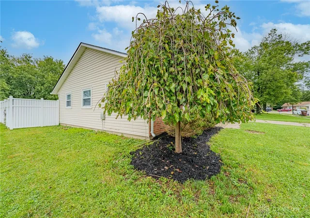 Photo 3 of Sale Pending at 424 Gregory Ct, Lebanon, OH 45036 | MLS# 969403 | Listing updated on 2026-09-24