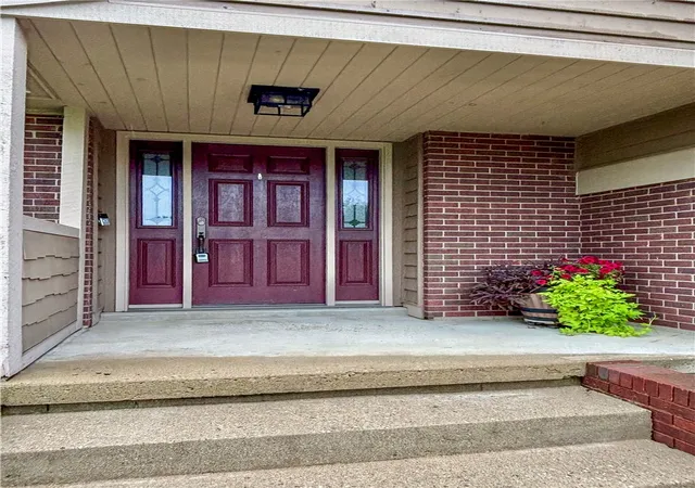 Photo 2 of Single family home for sale at 6800 Curtwood Dr, Tipp City, OH 45371 | MLS# 969395 | Listing updated on 2026-10-02