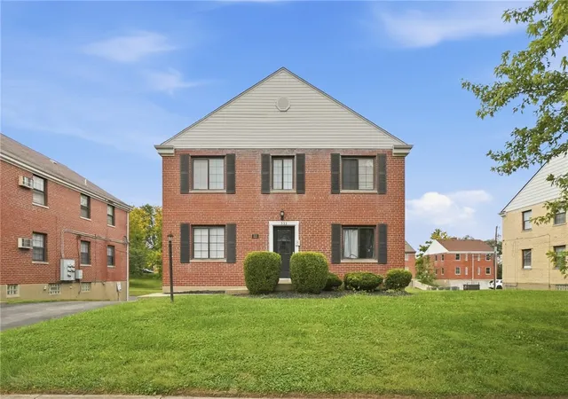 Listing Photo 3 - Condo for sale in building located at 533 Wiltshire Blvd, Dayton, OH 45419