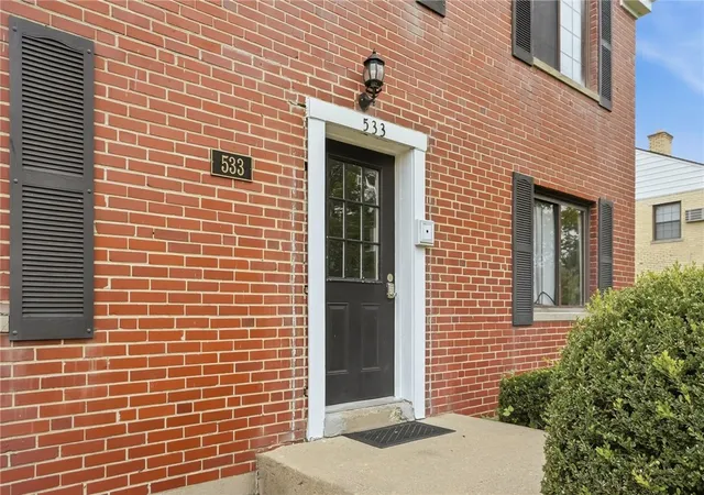 Listing Photo 4 - Condo for sale in building located at 533 Wiltshire Blvd, Dayton, OH 45419