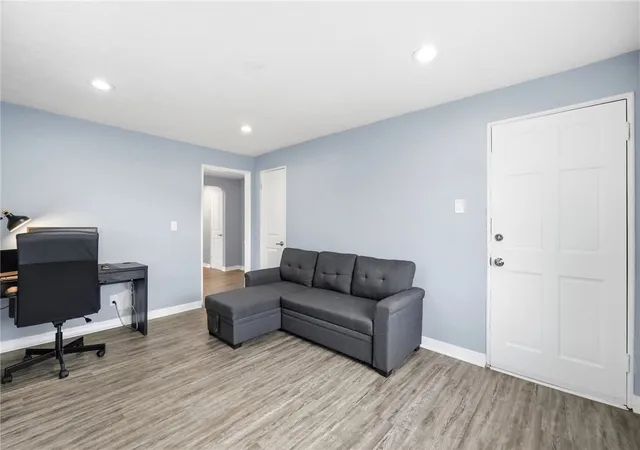Listing Photo 5 - Condo for sale in building located at 533 Wiltshire Blvd, Dayton, OH 45419