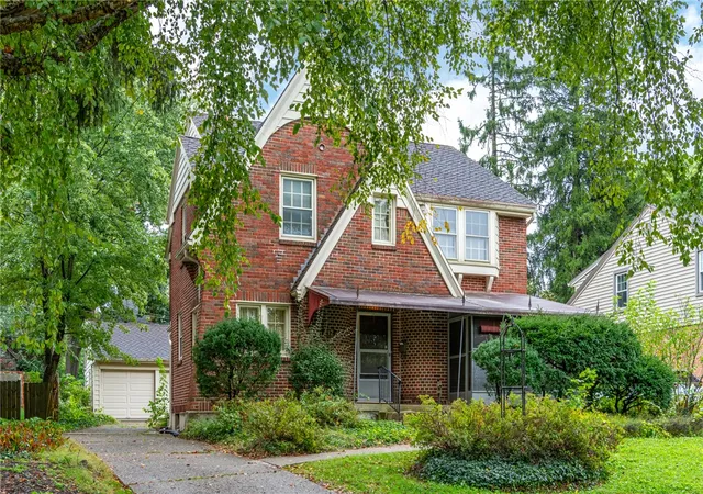 Photo 3 of Single family home for sale at 212 Beverly, Oakwood, OH 45419 | MLS# 969439 | Listing updated on 2026-09-25
