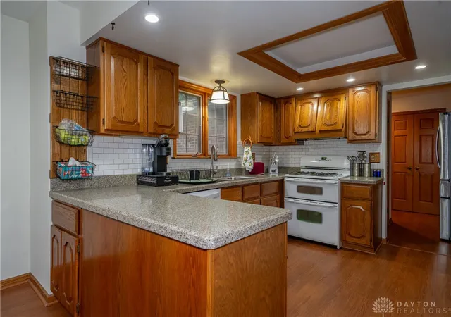Photo 3 of Single family home for sale at 1874 Willowgreen Dr, Beavercreek, OH 45432 | MLS# 969426 | Listing updated on 2026-09-22