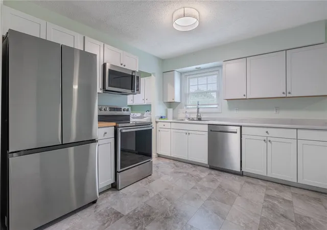 Photo 4 of Single family home for sale at 1647 Catskill Ln, Dayton, OH 45432 | MLS# 969485 | Listing updated on 2026-09-22