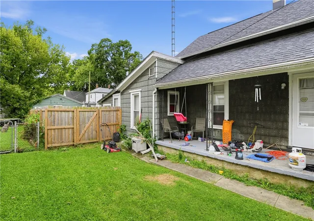 Photo 2 of Single family home for sale at 725 Young St, Piqua, OH 45356 | MLS# 969140 | Listing updated on 2026-10-05