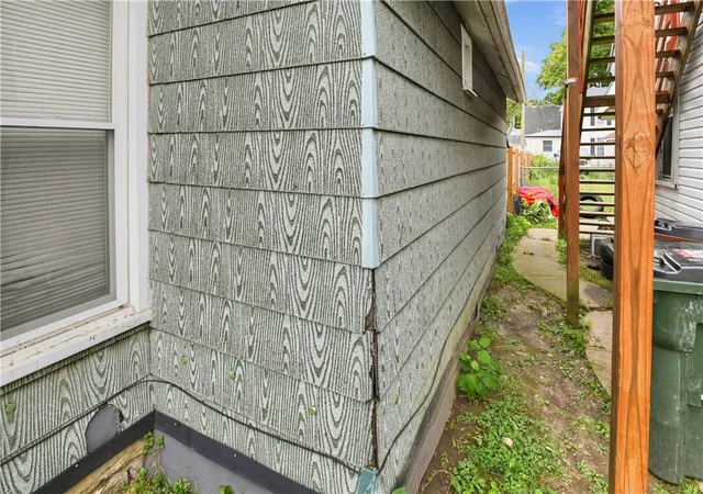 Photo 4 of Single family home for sale at 725 Young St, Piqua, OH 45356 | MLS# 969140 | Listing updated on 2026-10-05