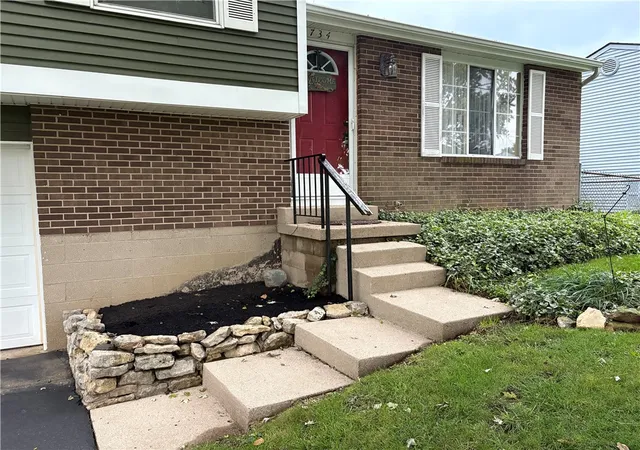 Photo 2 of Single family home for sale at 734 W Martindale Rd, Englewood, OH 45322 | MLS# 967580 | Listing updated on 2026-10-06