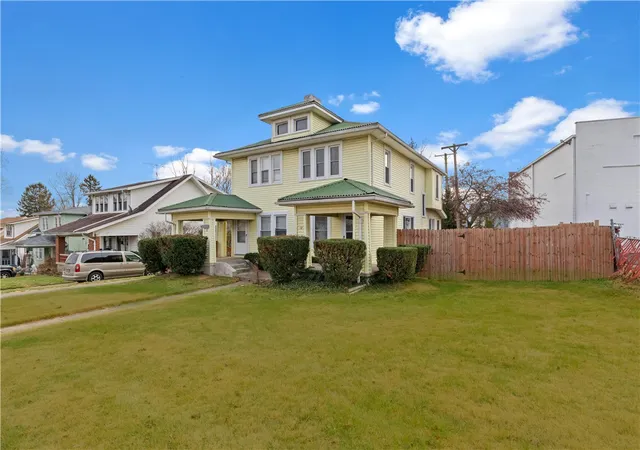 Listing Photo 2 - Condo for sale in building located at 18 Redwood Ave, Dayton, OH 45405