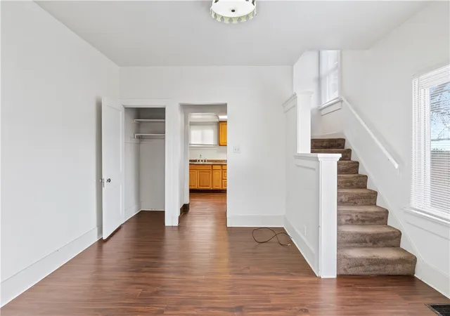 Listing Photo 5 - Condo for sale in building located at 18 Redwood Ave, Dayton, OH 45405