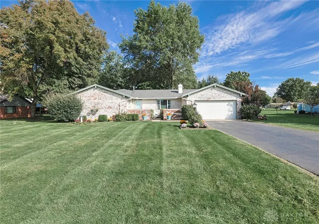 Photo 1 of Single family home for sale at 885 Michaels Rd, Tipp City, OH 45371 | MLS# 969495 | Listing updated on 2026-10-20