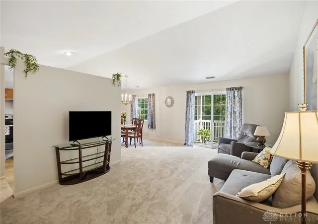 Listing Photo 4 - Condo for sale in building located at 8824 Carrousel Park Cir, Cincinnati, OH 45251 - Unit #59