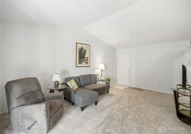 Listing Photo 5 - Condo for sale in building located at 8824 Carrousel Park Cir, Cincinnati, OH 45251 - Unit #59