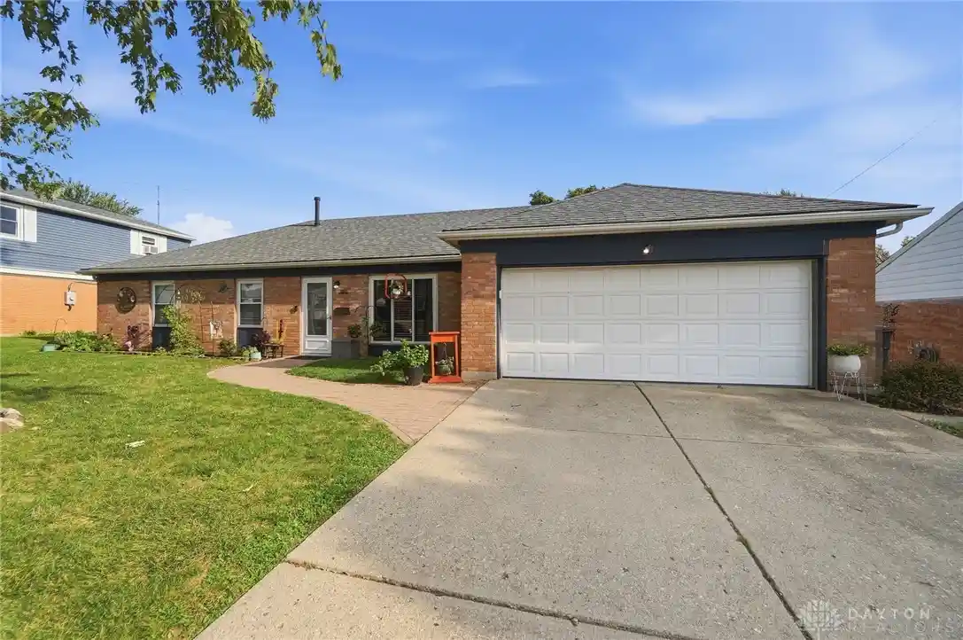 Single family home for sale at 122 Mountair Dr, Vandalia, OH 45377 | MLS# 970322