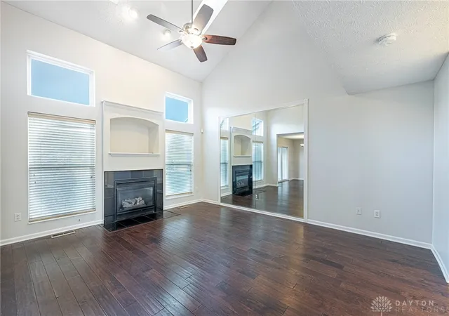 Listing Photo 1 - Condo for sale in building located at 7125 Brookmeadow Dr, Dayton, OH 45459 - Unit #