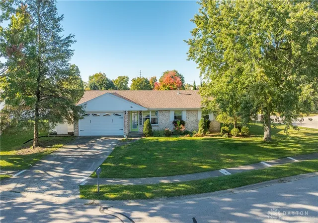 Photo 1 of Sale Pending at 2 Apache Ct, Tipp City, OH 45371 | MLS# 970444 | Listing updated on 2026-10-20