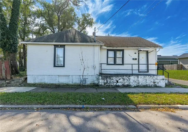 Photo 1 of Single family home for sale at 1812 Jefferson Ave, Middletown, OH 45042 | MLS# 970630 | Listing updated on 2026-10-20