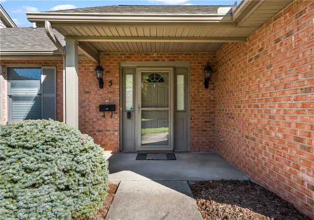 Photo 2 of Single family home for sale at 1180 Stephanie Dr #5, Hamilton, OH 45013 | MLS# 970671 | Listing updated on 2026-10-21