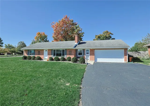 Photo 1 of Single family home for sale at 915 Taywood Rd, Englewood, OH 45322 | MLS# 970634 | Listing updated on 2026-10-30
