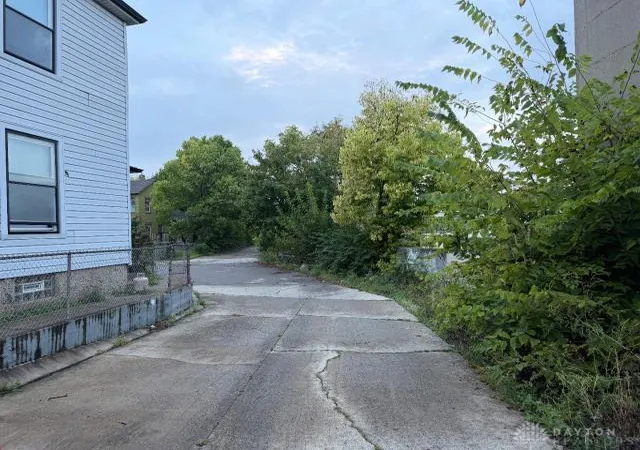 Photo 4 of Sale Pending at 124 N Philadelphia St, Dayton, OH 45403 | MLS# 971115 | Listing updated on 2026-10-21