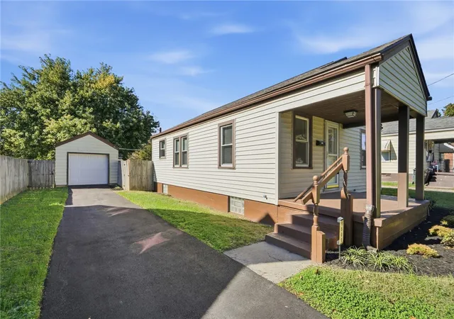 Photo 3 of Sale Pending at 1500 Carolina St, Middletown, OH 45044 | MLS# 971252 | Listing updated on 2026-10-21