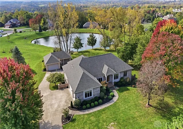 Single family home for sale at 812 Valley View Point, Springboro, OH 45066 | MLS# 971199