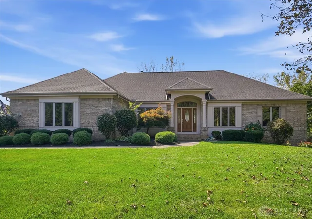 Photo 1 of Single family home for sale at 812 Valley View Point, Springboro, OH 45066 | MLS# 971199 | Listing updated on 2026-10-27