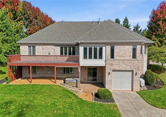 Photo 3 of Single family home for sale at 812 Valley View Point, Springboro, OH 45066 | MLS# 971199 | Listing updated on 2026-10-27