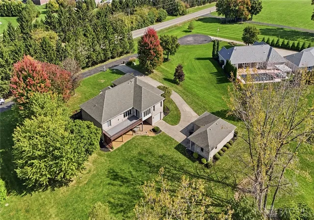 Photo 4 of Single family home for sale at 812 Valley View Point, Springboro, OH 45066 | MLS# 971199 | Listing updated on 2026-10-27