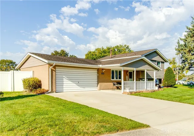 Photo 1 of Single family home for sale at 5212 Ottawa Dr, Fairborn, OH 45324 | MLS# 971254 | Listing updated on 2026-10-22