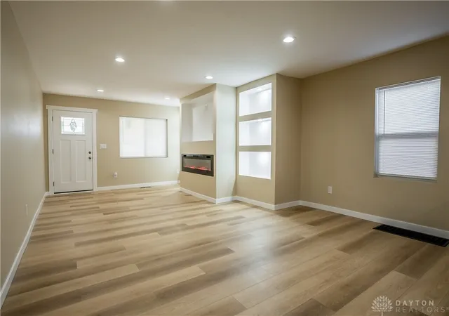 Photo 4 of Sale Pending at 1805 Tuttle Ave, Dayton, OH 45403 | MLS# 971363 | Listing updated on 2026-10-21