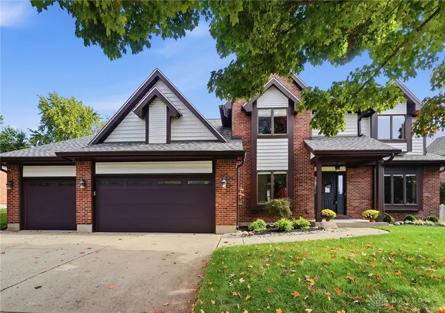 Photo 4 of Single family home for sale at 505 Cambridge Dr, Middletown, OH 45042 | MLS# 971050 | Listing updated on 2026-10-29
