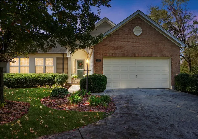 Photo 1 of Single family home for sale at 958 Raintree Ln, Maineville, OH 45039 | MLS# 971452 | Listing updated on 2026-10-20